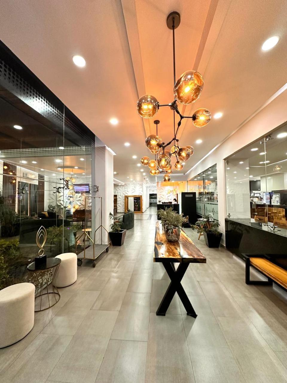 Hotel Bugari Aeropuerto Guadalajara Las Pintas エクステリア 写真