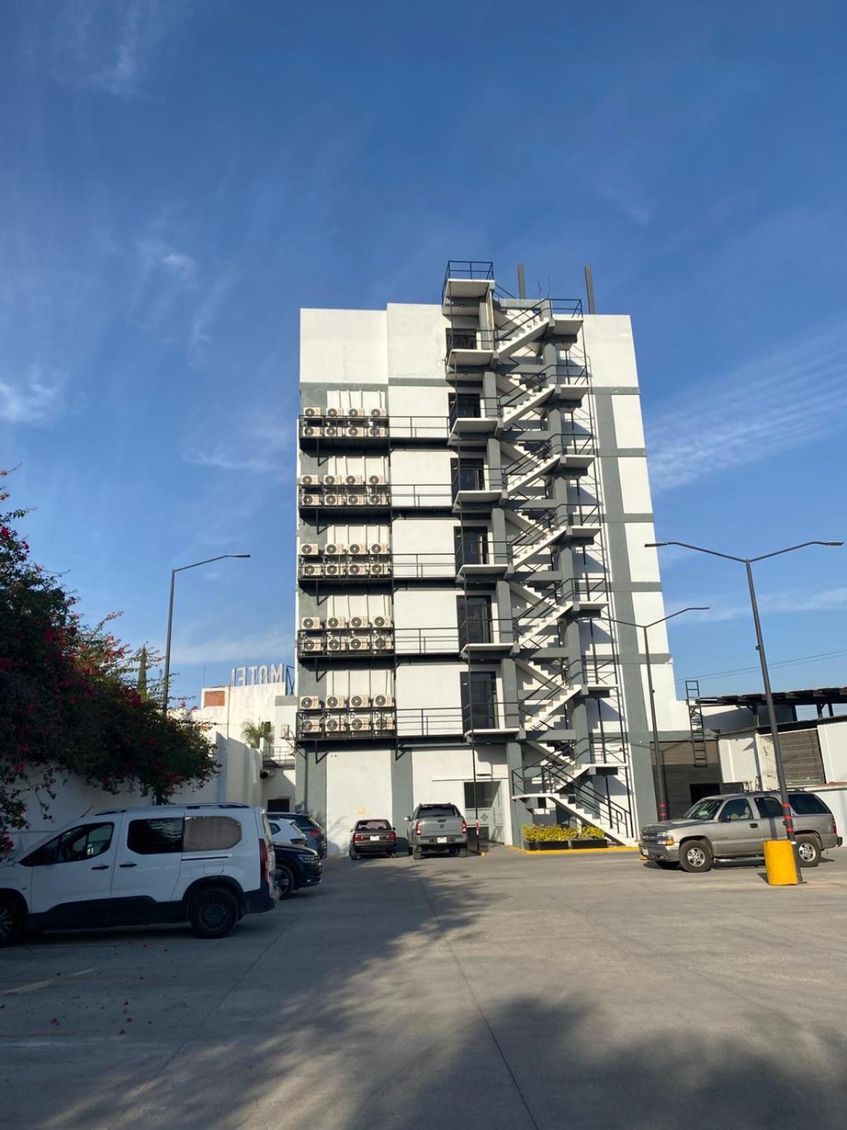 Hotel Bugari Aeropuerto Guadalajara Las Pintas エクステリア 写真