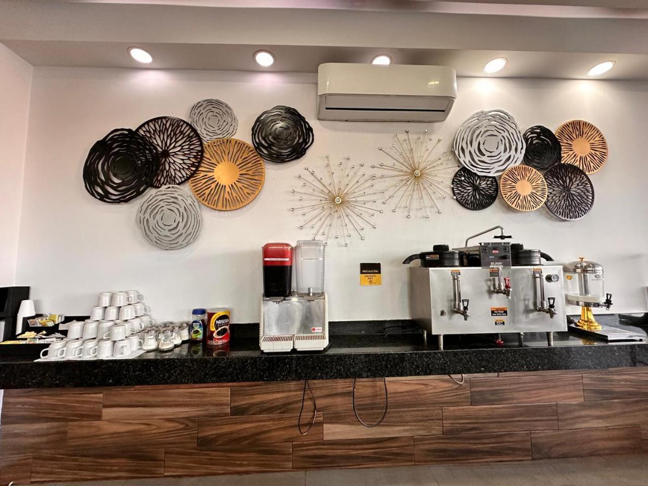 Hotel Bugari Aeropuerto Guadalajara Las Pintas エクステリア 写真